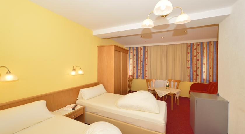 Hotel Garni Viktoria Sankt Anton am Arlberg Room photo